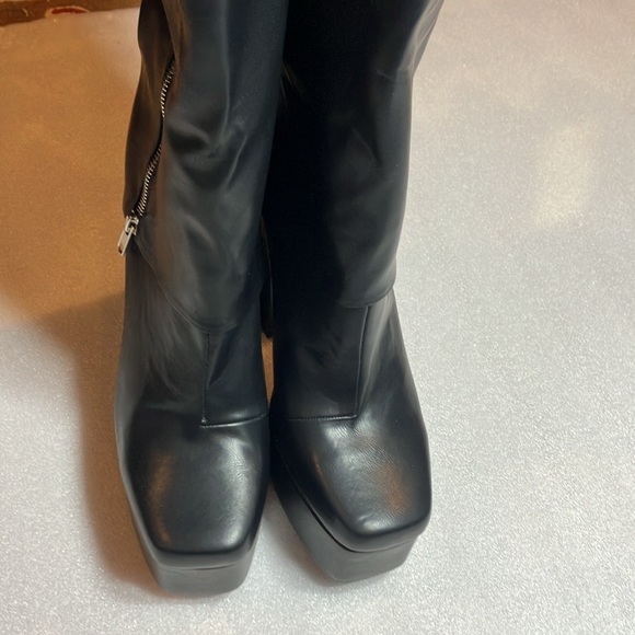 Black platform gogo boots. Unworn. - Picture 5 of 7